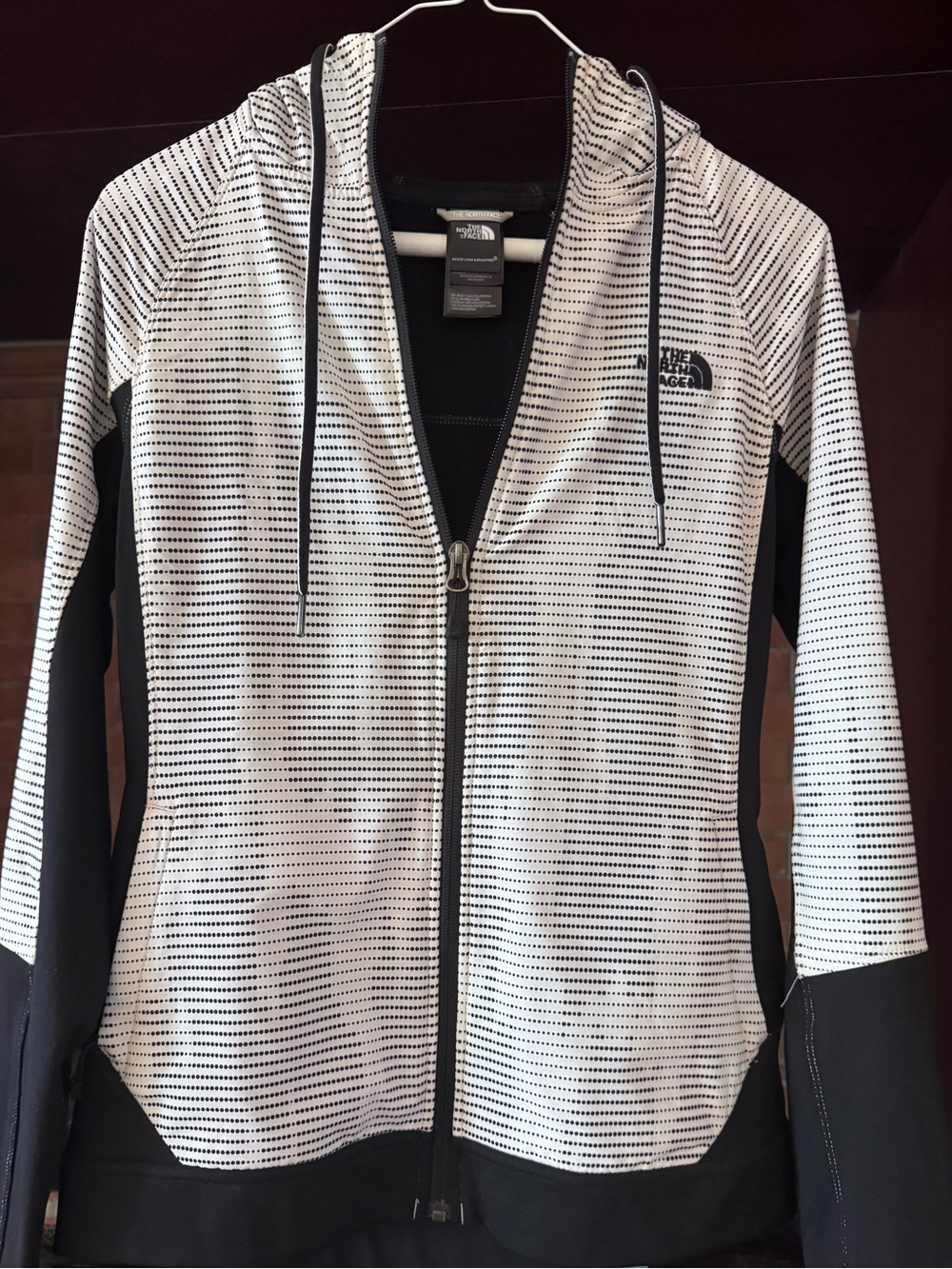The North Face Women’s White/Black Hooded Zip Jacket. NWOT